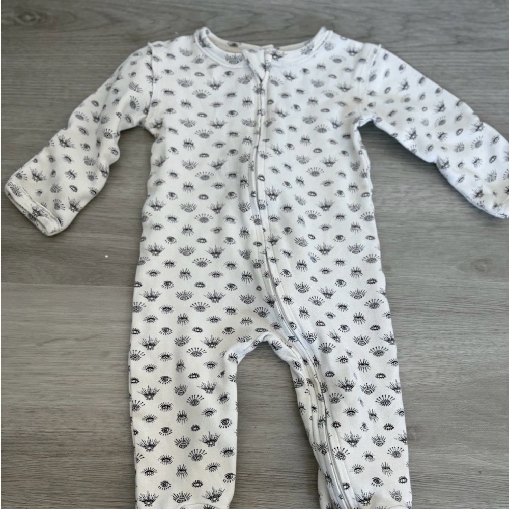 Kate Quinn Black and White 3-6 months One Piece Sleeper